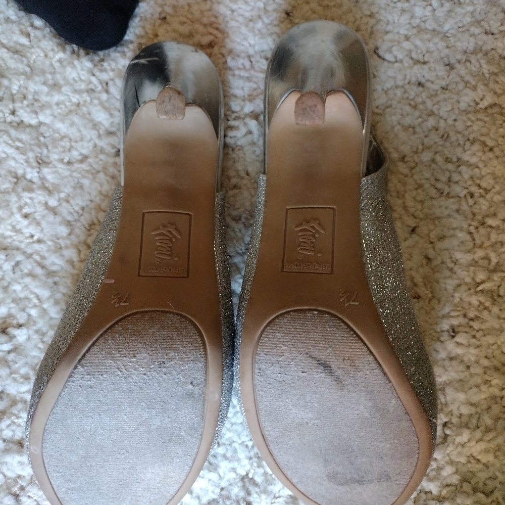 Fioni pumps